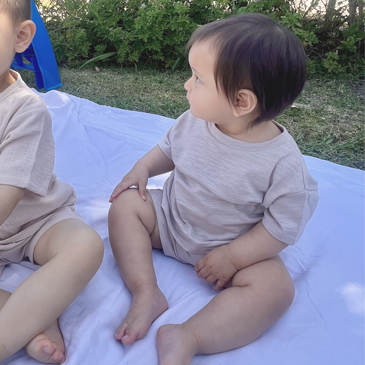 Little Alii Sand two-piece jersey set, drop shoulder shirt and elastic waist shorts for kids